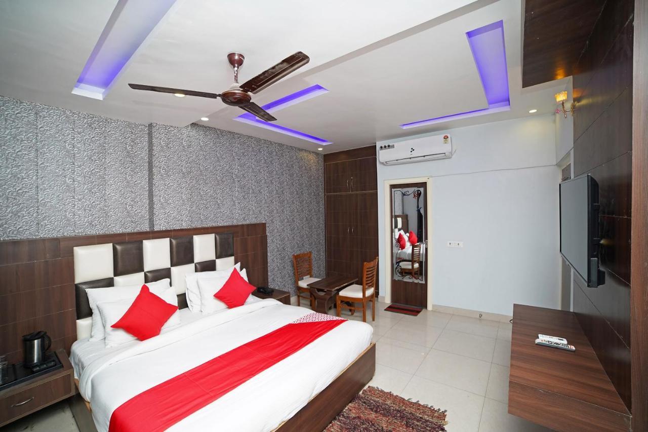 Oyo 39539 Hotel Vansh & Restaurant Kashipur Екстер'єр фото