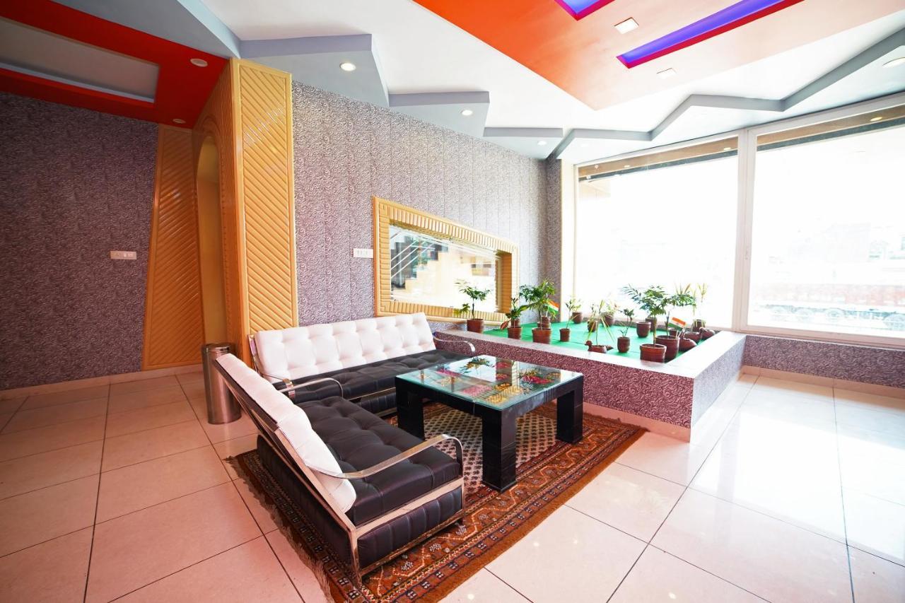 Oyo 39539 Hotel Vansh & Restaurant Kashipur Екстер'єр фото