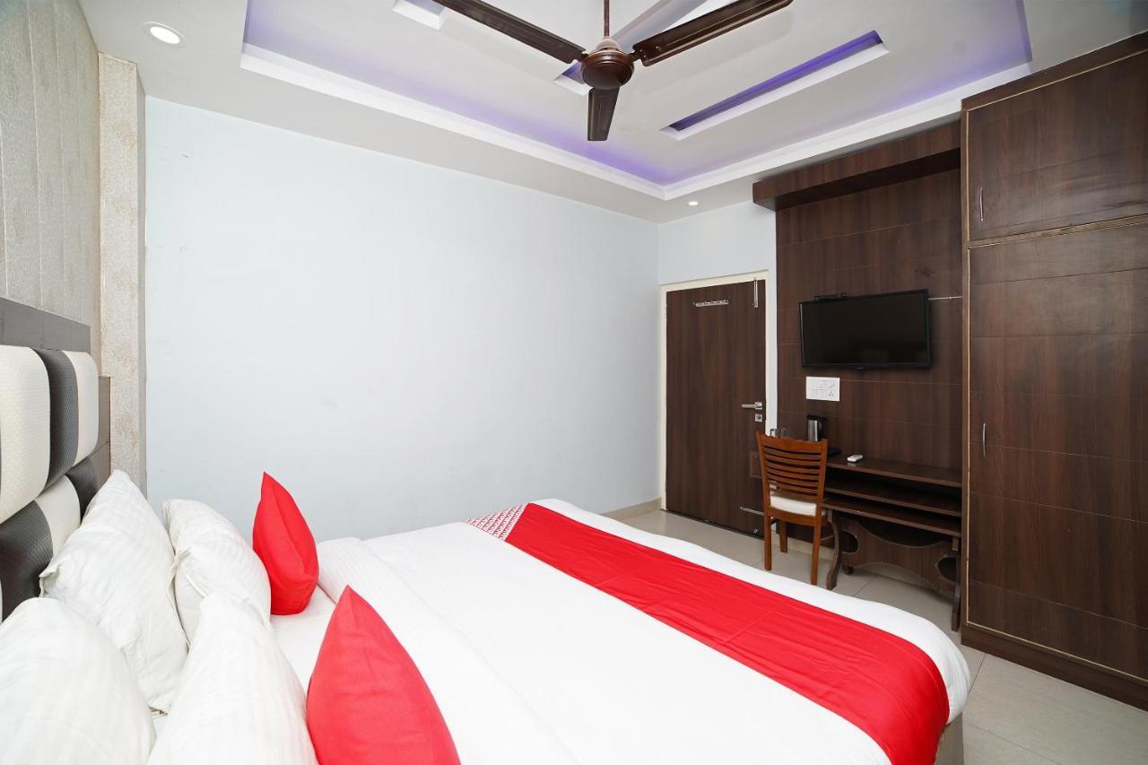 Oyo 39539 Hotel Vansh & Restaurant Kashipur Екстер'єр фото
