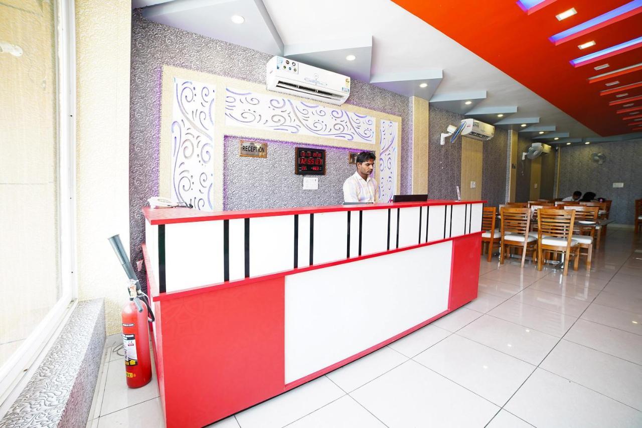 Oyo 39539 Hotel Vansh & Restaurant Kashipur Екстер'єр фото