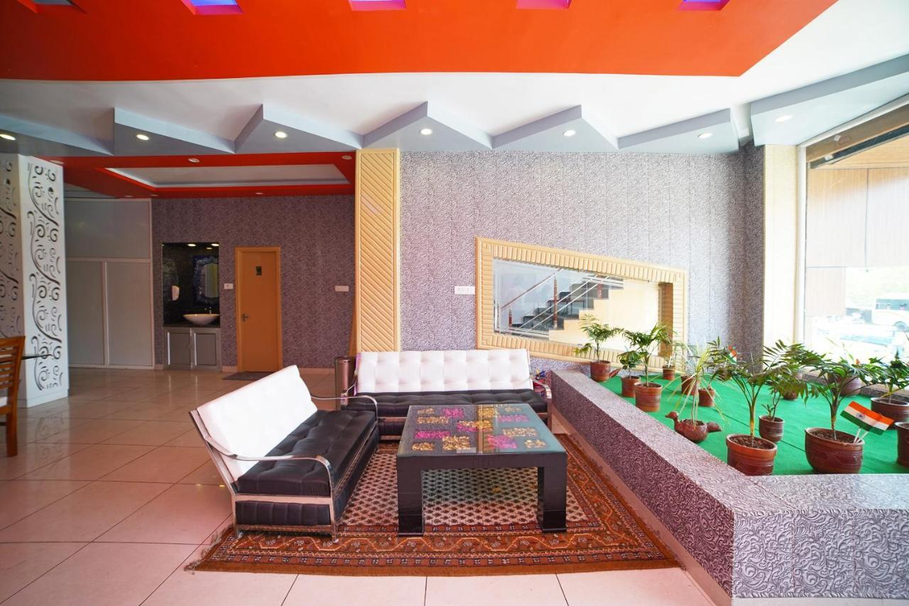 Oyo 39539 Hotel Vansh & Restaurant Kashipur Екстер'єр фото